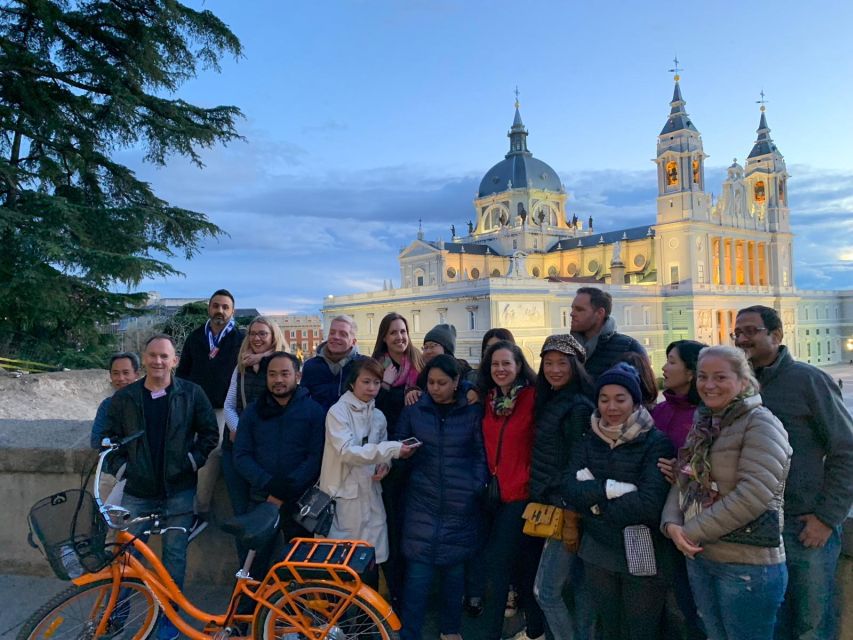 Madrid: Sunset and Night Lights Bike Tour - From Plaza Mayor to the Royal Palace