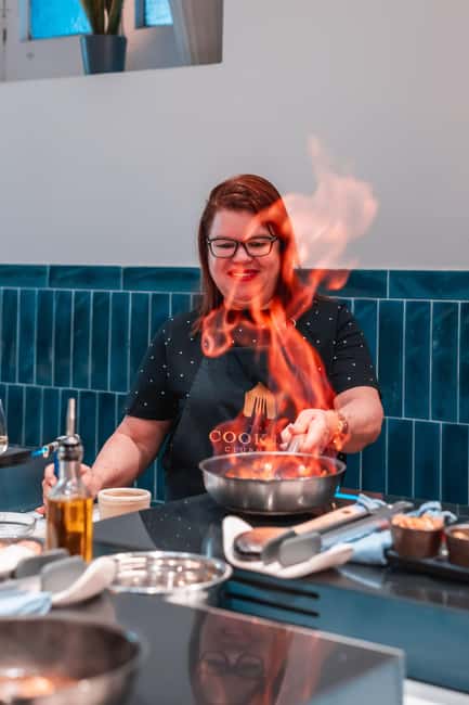 Madrid: Tapas Cooking Class with bottomless Wine Pairing - How the Madrid Tapas Class Starts and Meets Up