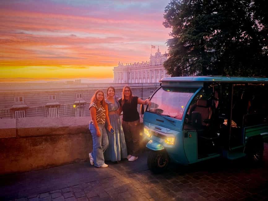 Madrid: Tour with Tuk Tuk Zero: The Best of Madrid in 2h 15min - Starting Point at Plaza de Canovas del Castillo