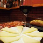 Madrid: Wine & Tapas Lunch tour - Starting Point at Plaza de Isabel II