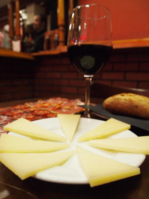 Madrid: Wine & Tapas Lunch tour - Starting Point at Plaza de Isabel II