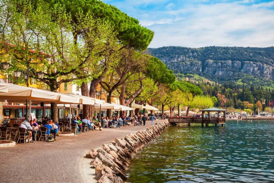 Magic Lake Garda Private Tour: Sirmione and Verona - Walking Through Sirmione’s Historic Center