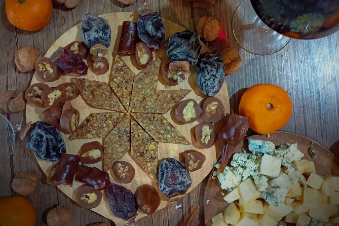 Maia and Nina's Magic Kitchen - Meet Maia and Nina: Warm Hosts and Skilled Instructors