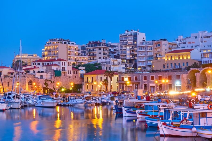 Majestic Christmas Walking Tour in Heraklion - Starting at Heraklion’s Venetian Port for a Festive Introduction