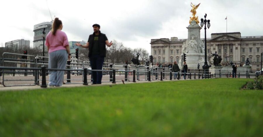Majesty in Motion: Exploring Westminster's Royal Legacy - Starting at Trafalgar Square and Nelson’s Column