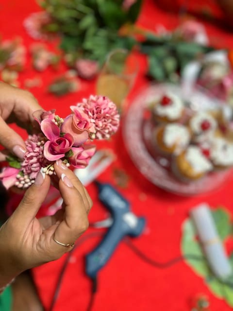 Make a traditional "tocado" sevillano - The Origins and Culture of the Tocado Sevillano