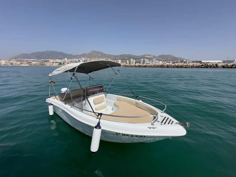 Malaga: Boat rentals without a license - How the license-free boat rental works