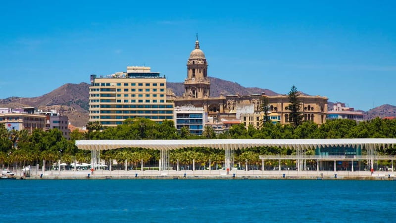 Malaga: Castle Hill and Fisherman Village E-Bike Tour - From the City Center to the Castle on Gibralfaro Hill