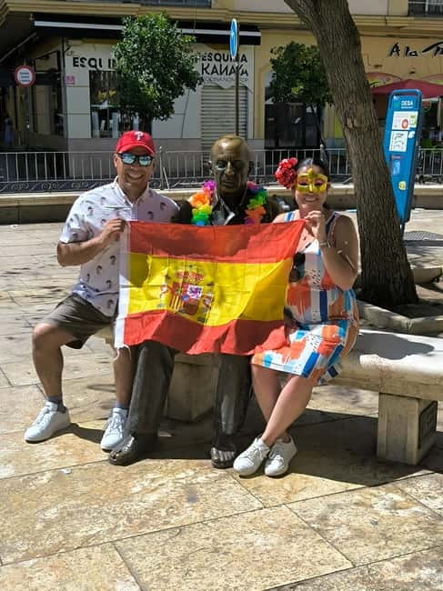 Málaga: City Highlights and Tapas Tasting Tour - Exploring Málaga’s Main Sights: Cathedral, Alcazaba, and Roman Amphitheater