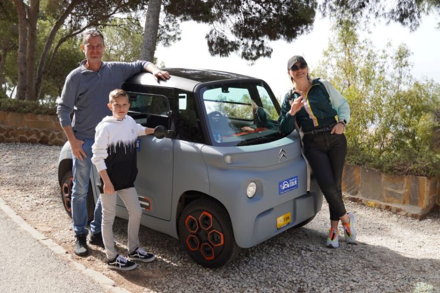 Malaga: Electric Car City Tour and visit Gibralfaro Castle - Starting Point and Easy Accessibility