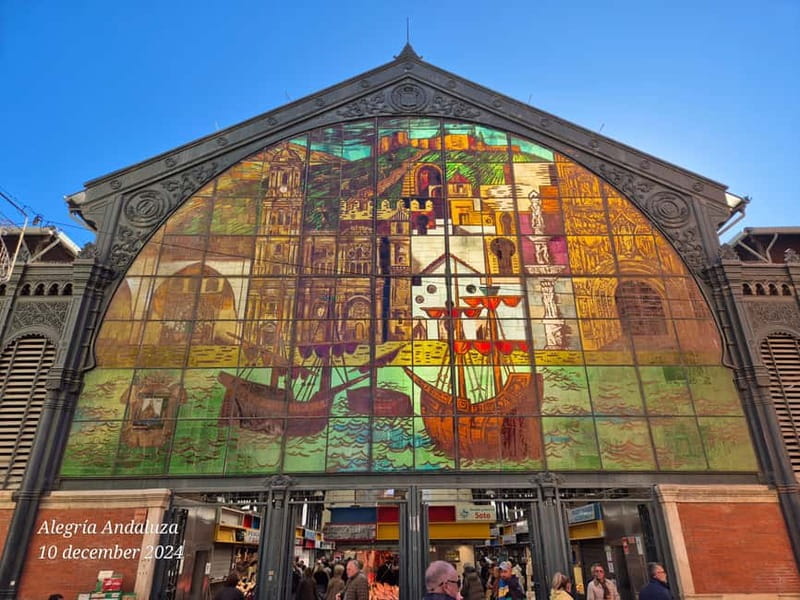 Málaga: Highlights Walking Tour with Drinks and Tapas - Walking Through Málaga’s Historic Center and Key Landmarks