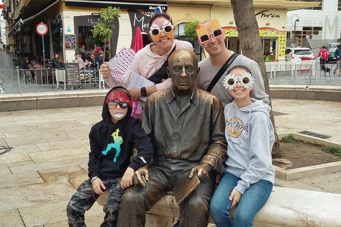 Málaga: Private Sightseeing Treasure Hunt - Starting Point at Mercado Central de Atarazanas