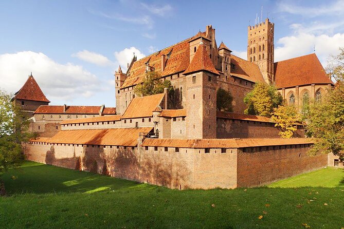 Malbork Castle Private Tour from Gdansk - Logistics: Pickup, Transportation, and Group Size