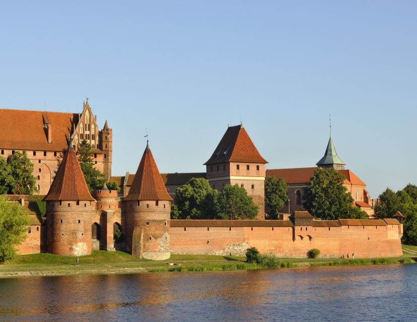Malbork Castle Tour: 6-Hour Private Tour - From Gdansk to the Heart of Medieval Poland