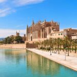 Mallorca: Cathedral tour, views of Bellver Castle, and ensaïmada - Inside La Seu: Palma’s Iconic Gothic Cathedral