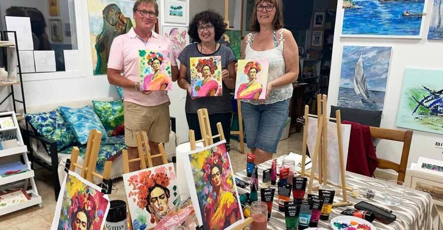 Mallorca/Porto Cristo: Paint your own Frida Kahlo - Starting Point at Gallery Margarita in Porto Cristo