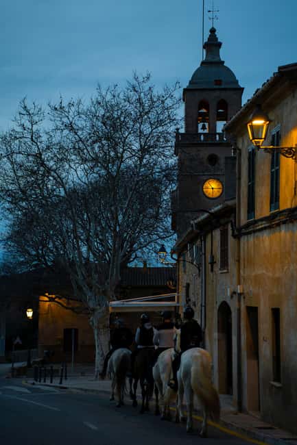 Mallorca: Sunset Horseback Ride with Drinks - From the Equestrian Center to the Panoramic Viewpoint