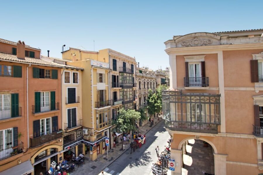 Mallorca: Transfer to Palma self-guided Tour - Walk Through Palma’s Iconic Streets and Landmarks