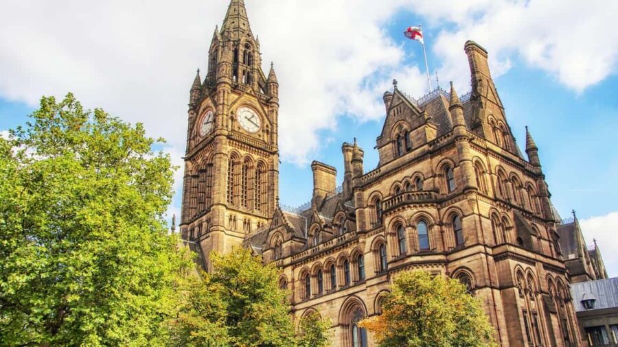 Manchester Private Tour with a Local: Icons & Hidden Gems - Exploring Manchester’s Iconic Landmarks