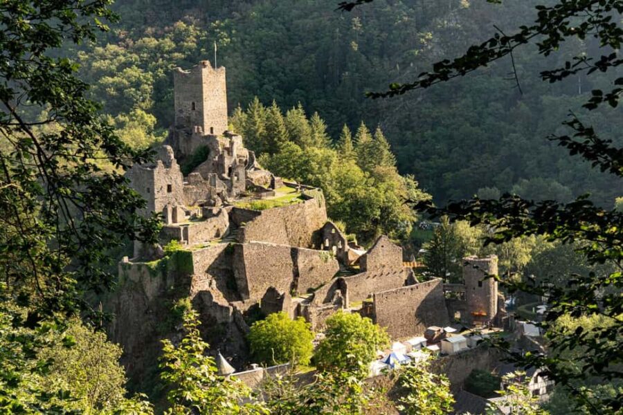 Manderscheid: Medieval guided tour of the Niederburg - Weekly Sunday Tour at Manderscheid Lower Castle