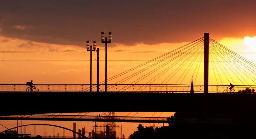 Mannheim: Capture the most Photogenic Spots with a Local - Discover Mannheim’s Iconic Rosengarten and Its Gardens