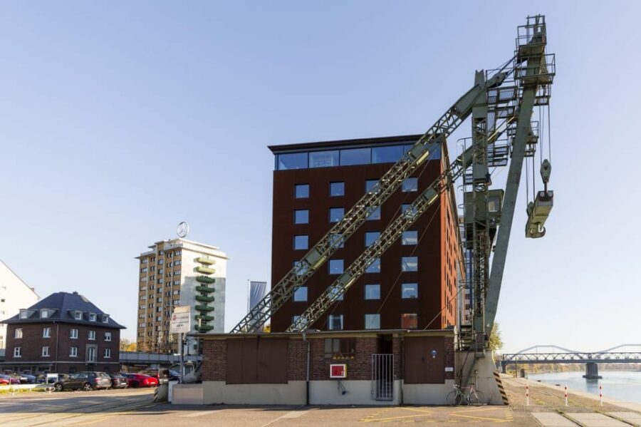 Mannheim, guided walking tour: Industrial culture at the commercial port - Crossing the Waterways: The Teufelsbrücke and Its Significance