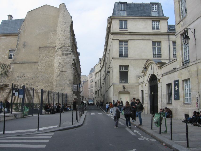 Marais Walking Tour: Lifestyle in Paris - Starting Point and Meeting Logistics in Paris
