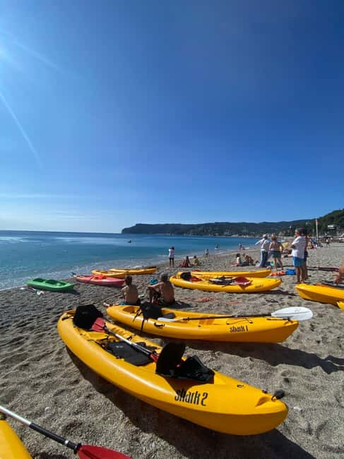 Marine Park of Bergeggi Island: Guided Kayak tour at sunset - How the Guided Tour Teaches Paddling and Safety