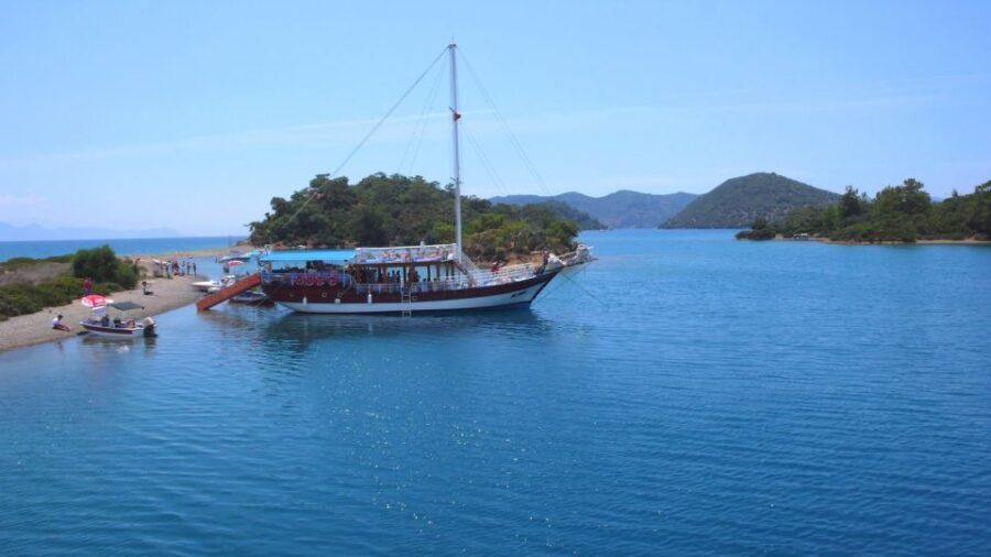 Marmaris All-Inclusive Boat Trip with Free Sunbed & Lunch - Setting out on a Scenic Cruise along Marmaris Bay
