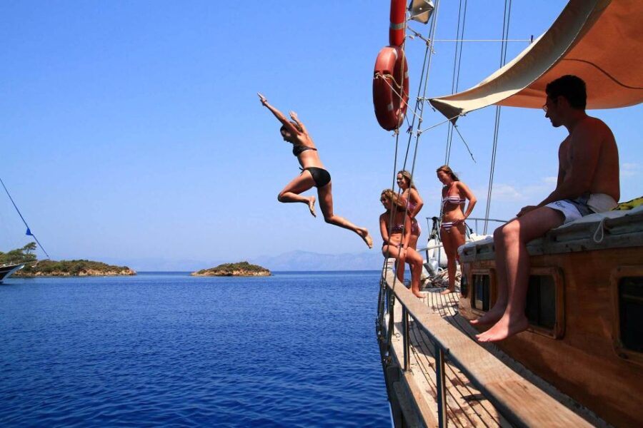 Marmaris Full-Day Boat Trip with Unlimited Soft Drinks+Lunch - The Start of the Day: From Your Hotel to the Boat