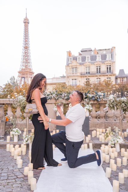 Marriage Proposal in Paris + Photographer 1h-Proposal agency - The Iconic Eiffel Tower as a Romantic Backdrop