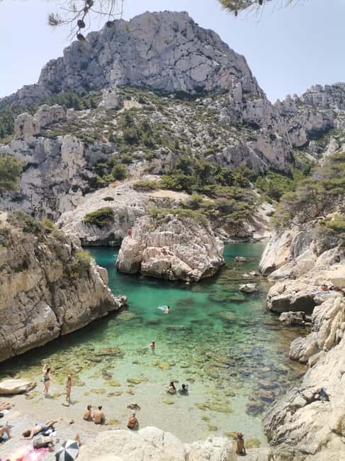 Marseille: Calanques National Park Guided Hike with Picnic - Guides: Knowledgeable, Friendly, and Engaging