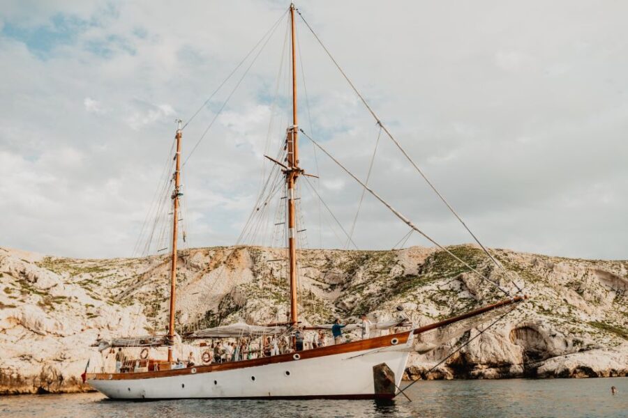 Marseille: Calanques Sailing Day Trip with Lunch and Wine - A Gourmet Buffet Lunch with Organic Wines