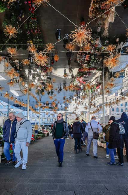 Marseilles Festive Spirit: A Christmas Walking Tour - Exploring Cours Julien’s Artistic Christmas Markets