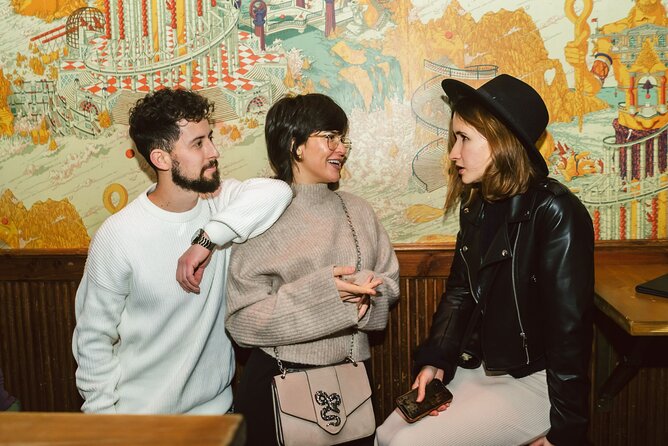 Marvels of Barcelona Walking Tour - The Meaning Behind El Mon Neix En Cada Besada