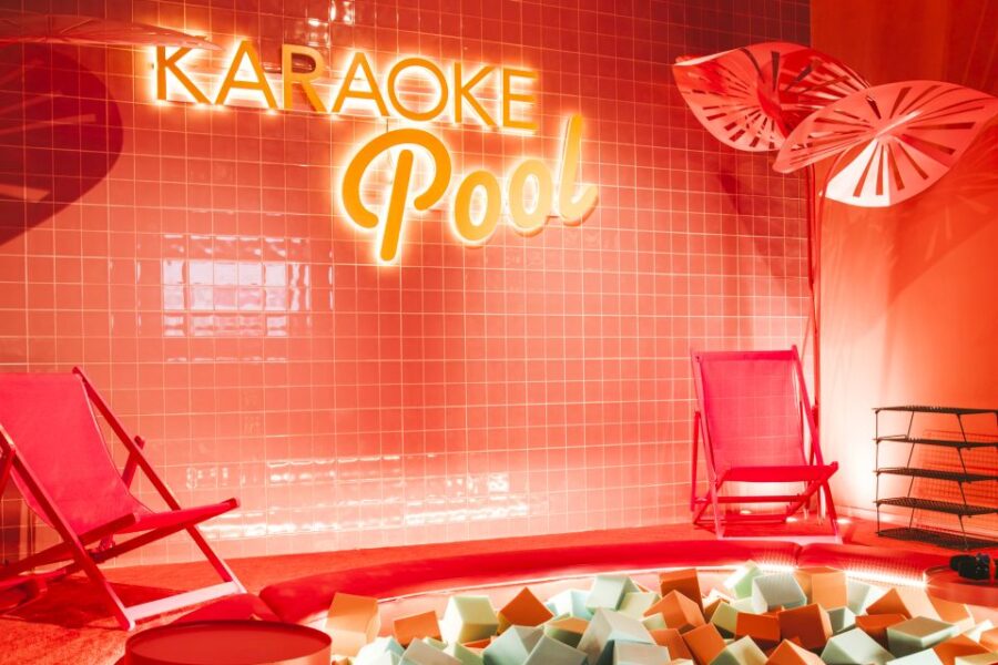 Maspalomas: Holiday World Themed Karaoke Room Rental - What Is Included in the Karaoke Package