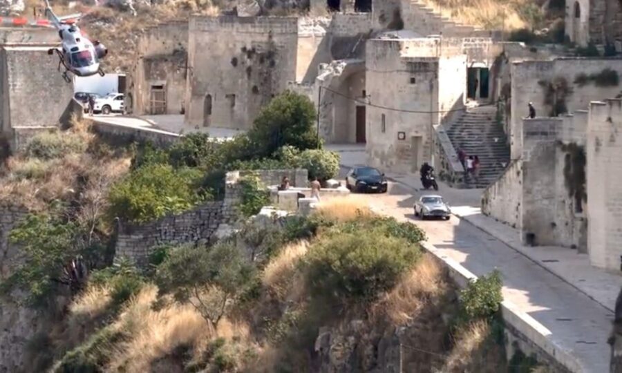 Matera: James Bond 007 Guided Tour - Walking Through Matera’s Historic Center