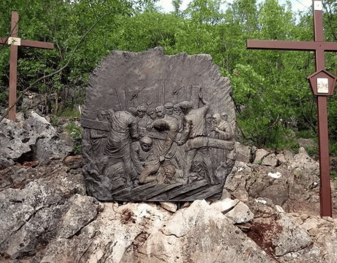 Medjugorje private tour from Dubrovnik - Exploring Medjugorje: A Sacred Town for Reflection and Prayer