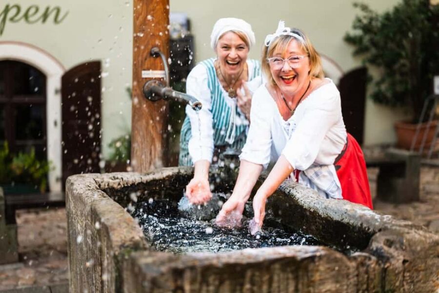 Meissen: Clean facts  on the road with the bathmaid - Visiting the Old Town from the Market Square