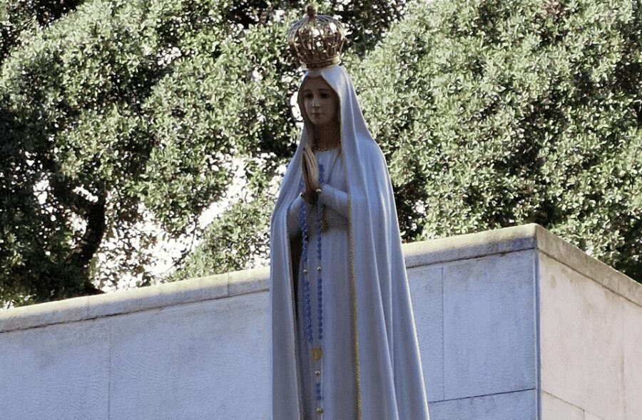 Memorable Private Full Day Tour in Fátima, Nazaré, Óbidos - Exploring Portugal’s Sacred and Cultural Heartlands