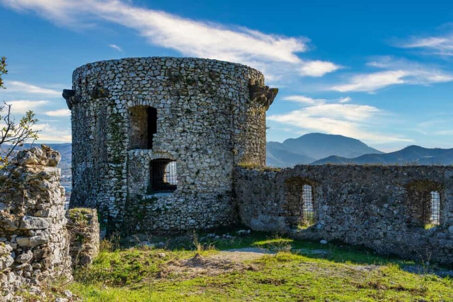 Mercato S. Severino: Tour of the medieval Sanseverino Castle - Exploring the Sanseverino Castle Setting