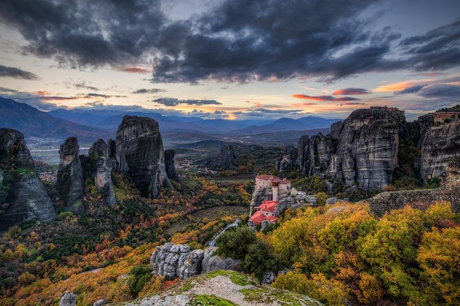 Meteora Full-day Private car trip from Athens - Exploring the Wonders of Meteora