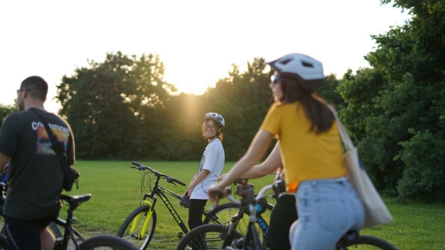 Milan: Bike Tour with Picnic on the turtle lake - Discover Boscoincittà: A Forested Oasis