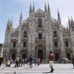 Milan city tour in Portuguese - Starting at Piazza Castello and the Sforza Castle