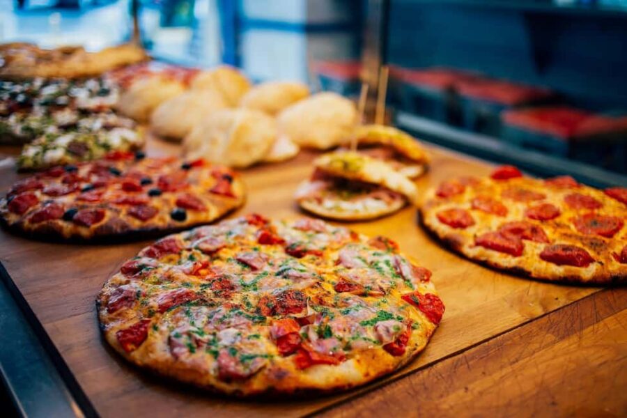 Milan: focaccia and tiramisu cooking class with apericena - Enjoying the Apericena with Italian Wine