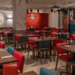 Milan: Hard Rock Cafe with Set Menu for Lunch or Dinner - Easy Access Near Milans Iconic Cathedral