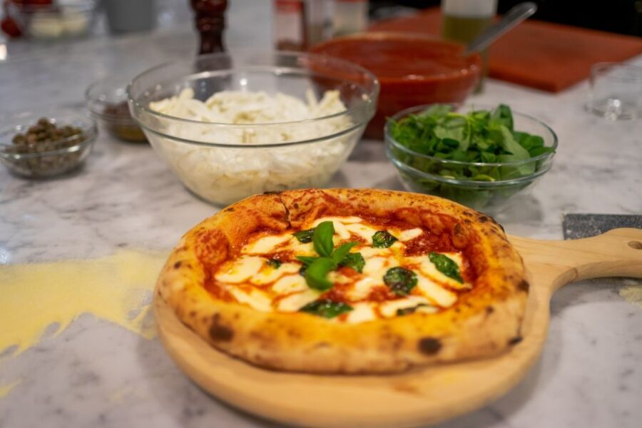 Milan: Pizza or Pasta and Gelato-Making Class with Wine - Making Your Choice: Pizza or Pasta?