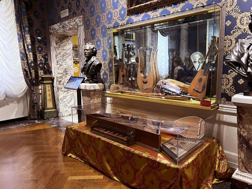 Milan: Scala Theater and Duomo Cathedral Guided Tour - The Teatro alla Scala: A Haven for Classical Music and Art