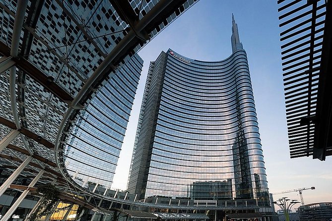 Milan Skyscrapers Guided Tour: Porta Nuova, Unicredit tower & Vertical Forest - Starting Point at Eataly Milano Smeraldo