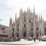 Milan Super Saver: Skip-the-Line Duomo and Rooftop Guided Tour - Ascending to the Rooftop: Lift and Stairs Experience